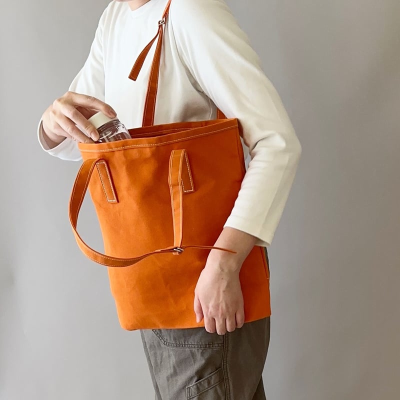 未使用品 フルラ トートバッグ エデン オレンジ　肩掛けOK A4対応 未使用品 フルラ トートバッグ エデン オレンジ 肩掛けOK A4対応