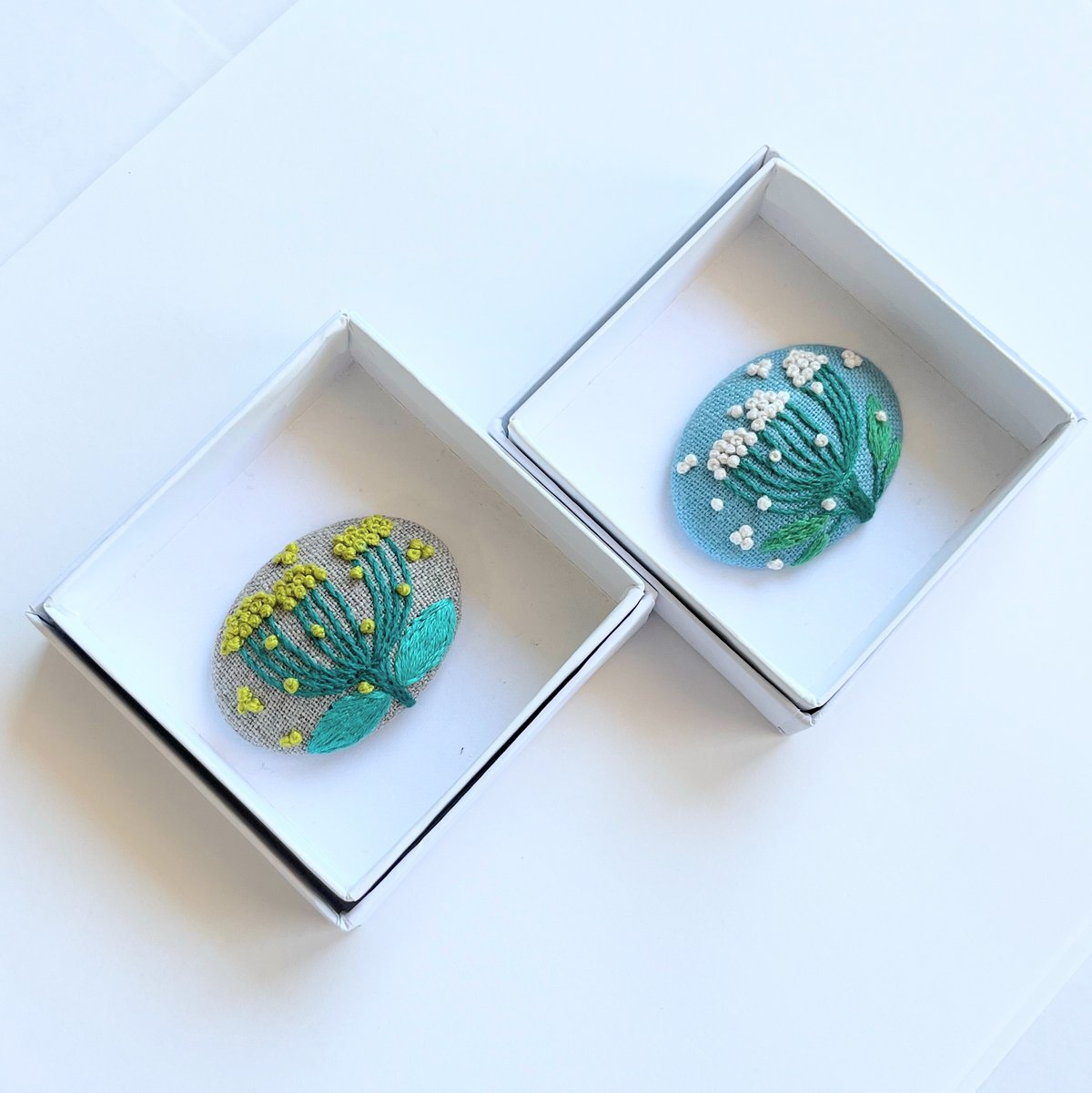 北欧風草花の刺繍ブローチ#214 | j.couture
