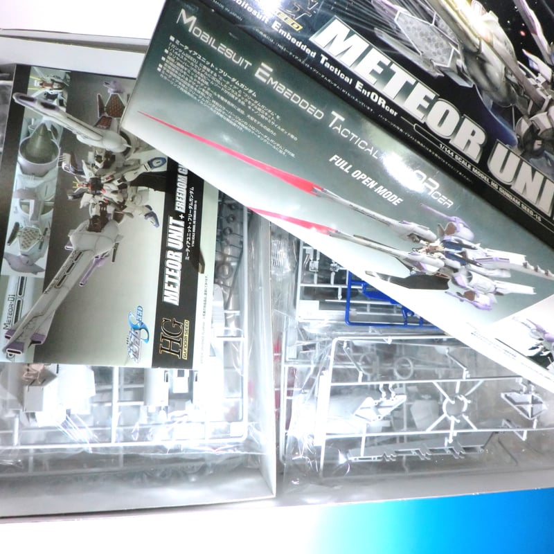希少!ガンダムSEED BANDAI HG 1/144 ミーティアユニット+ 希少!ガンダムSEED BANDAI HG 1/144 ミーティアユニット+