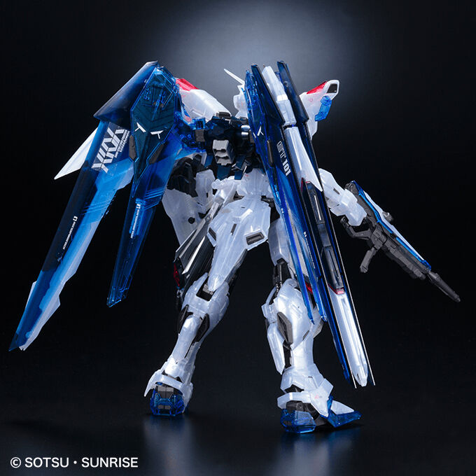 ＭＧ 1/100 フリーダム　ジャスティス　ガンダム東京限定 ガンダムベースにて限定カラーの「MG 1/100 フリーダムガンダム