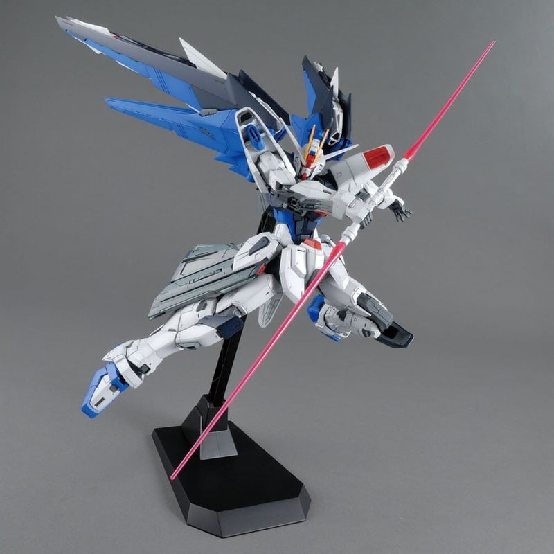 ガンダムSEED BANDAI MG 1/100 フリーダムガンダム Ver.2.0 G28 ガンダムSEED BANDAI MG 1/100 フリーダムガンダム Ver.2.0 G28