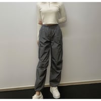 パラシュートカーゴパンツ