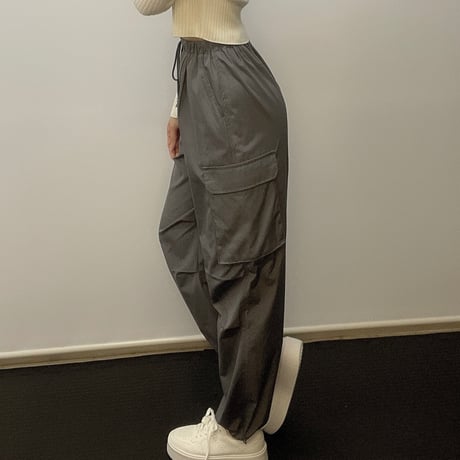 パラシュートカーゴパンツ
