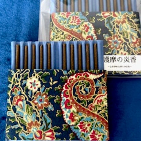 各サイズフレームつき＃オーダー受付ます　＃不動明王様　＃金運　鑑定つき Amazon | 金色 不動明王像 （24K純金メッキ）大(約21.5cm)＜風水