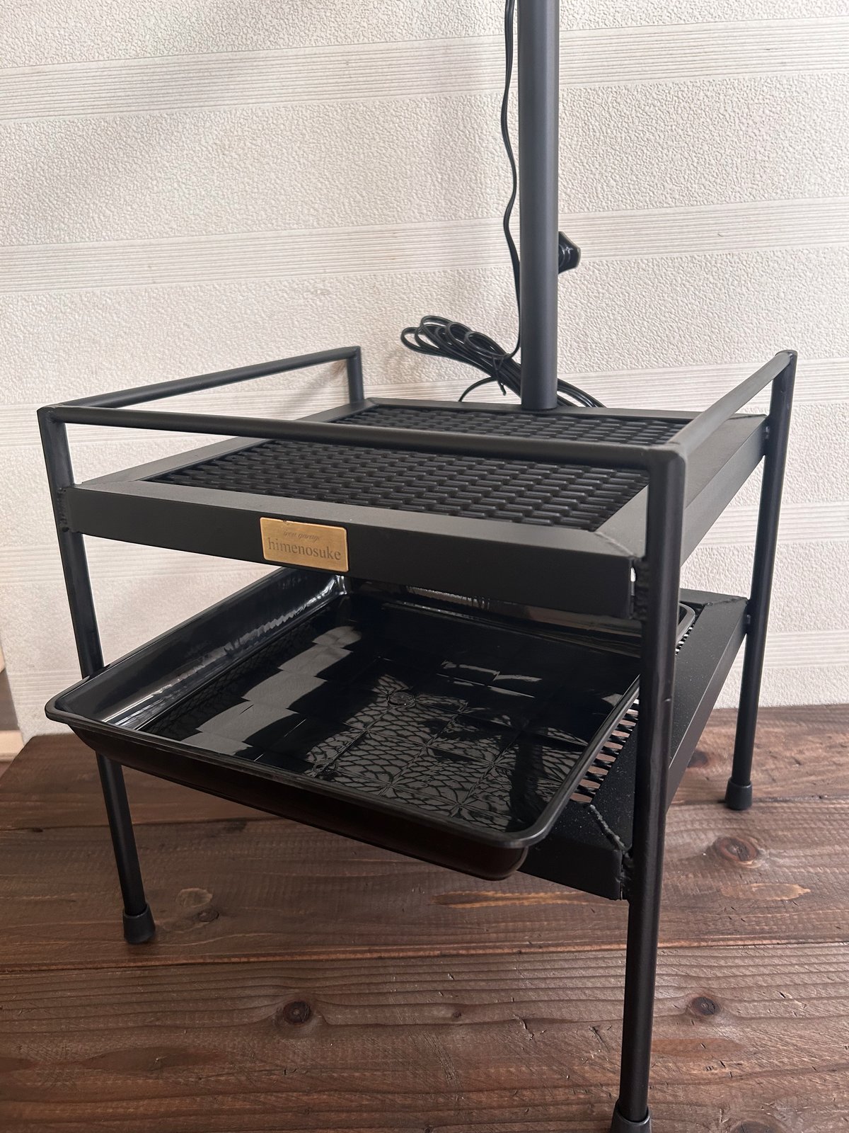 アイアン植物棚、水受けトレー付き、ライティングレール付き！ライト高さ調整可能バー アイアン植物棚、水受けトレー付き、ライティングレール付き！ライト高