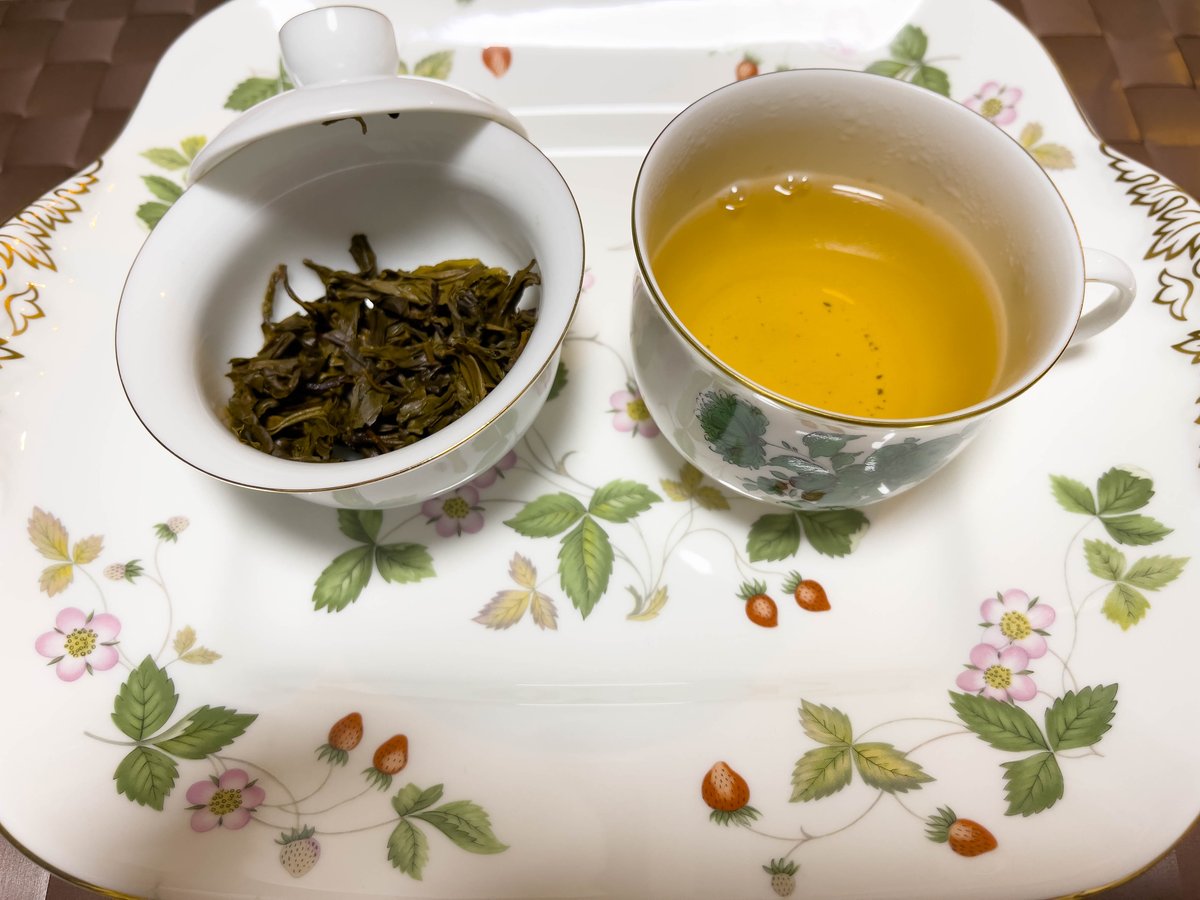 2017年冰島プーアル生茶（冰島500年古樹茶：阿桂蔵茶） | Ancient Tea
