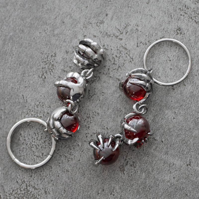 女帝の暴食～Queen'spain 魔女の宝玉3連チャームピアス | Queen's pain