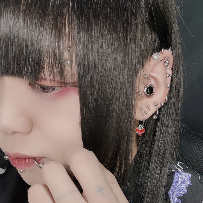 女帝の暴食～Queen'spain 蛇苺チャームピアス | Queen's pain