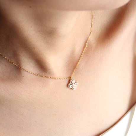 clover necklace gold