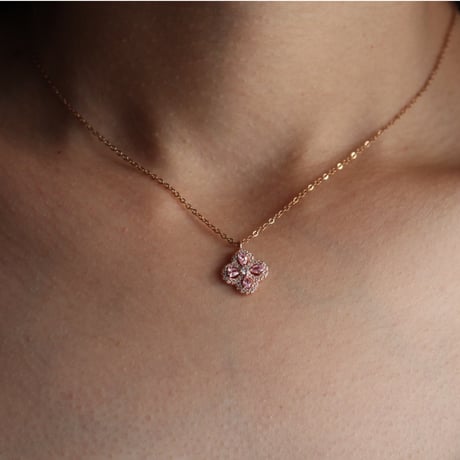 clover necklace pink