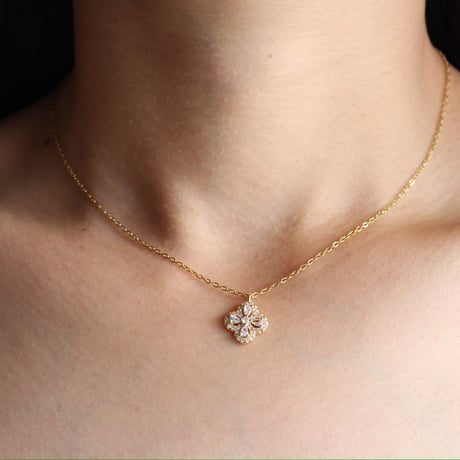 clover necklace gold