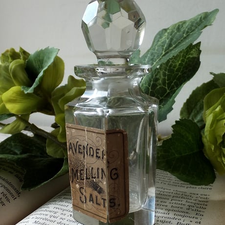 アンティーク香水瓶 | STORES