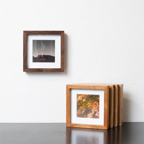 栗無垢　圧巻　身長高　フォトスタンド　一枚板くりぬき額　家具職人　唯一無二　希少 栗無垢 圧巻 身長高 フォトスタンド 一枚板くりぬき額 家具職人