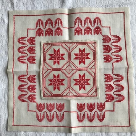 リネン　刺繍クロス　二点セット 星と　チューリップ　北欧　ヴィンテージ