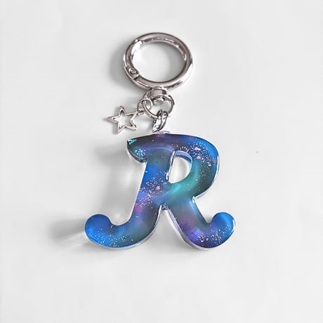 766 / 宇宙のアルファベットキーホルダーR