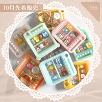 786 / 【ランダム1点お届け】カラフル自販機キーホルダー