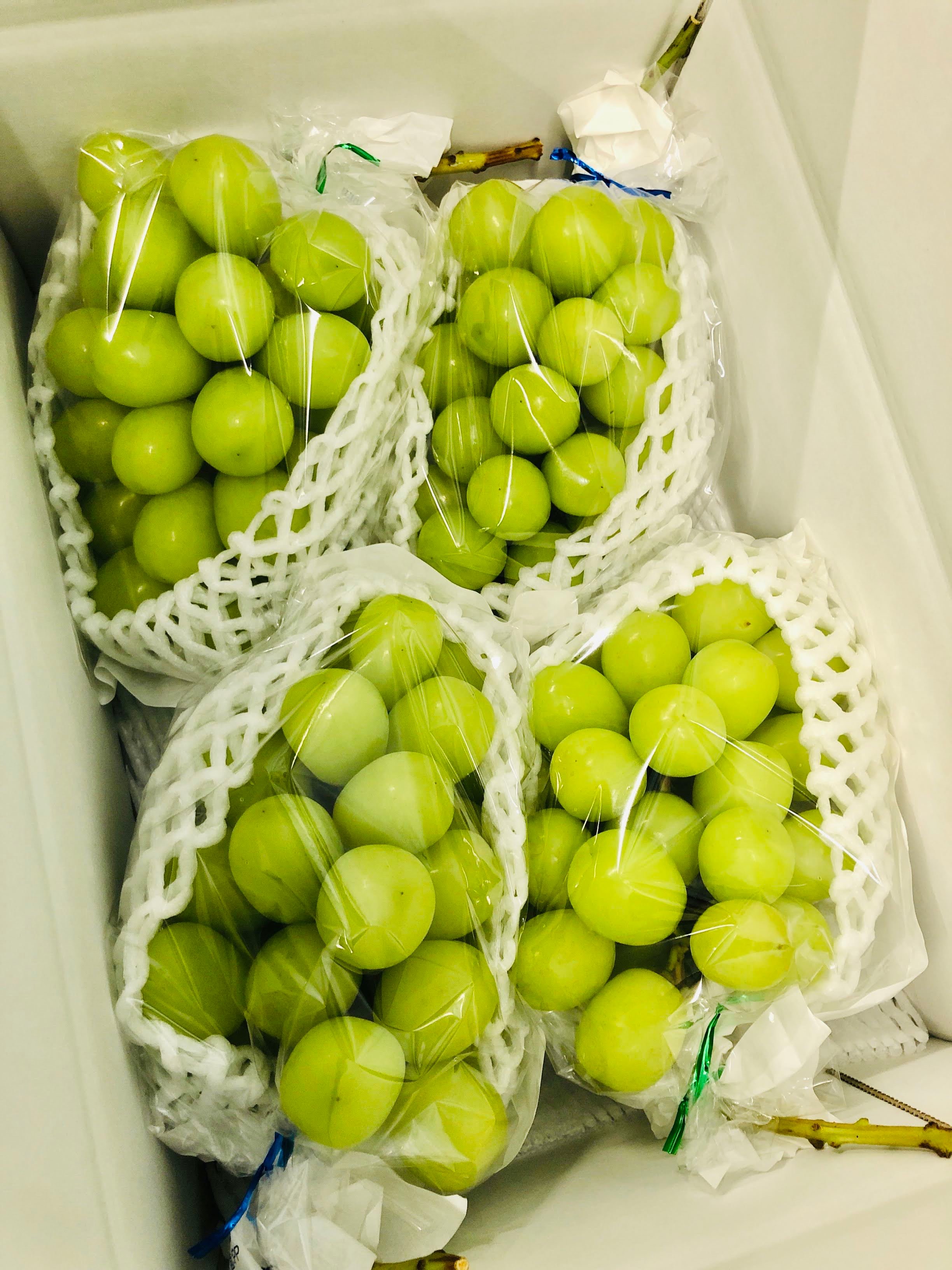 山梨県産‼️朝採りシャインマスカット/3kg(4〜5房入り)秀品❗️ original