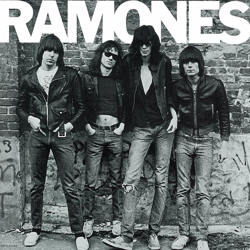 公式新品】 RAMONES - 1ST ALBUM ラモーンズ Tシャツ | wear t