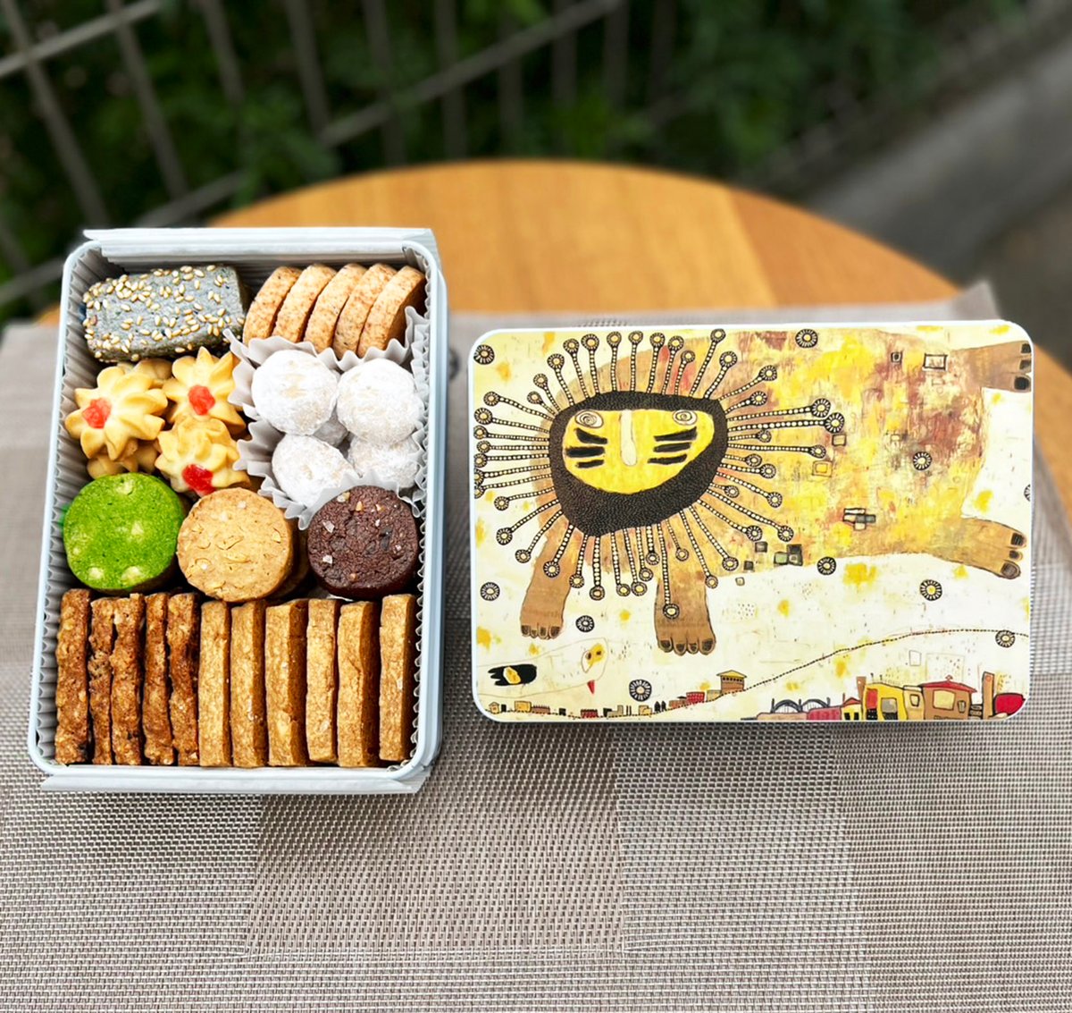 イラストレーター Spin クッキー缶　空き缶　4個 セット イラストレーター Spin クッキー缶空き缶4個 セット