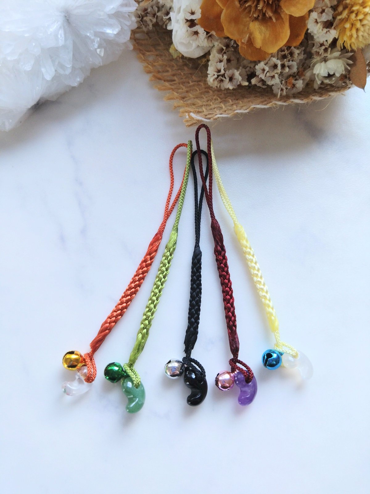 魔除け、健康】出雲型勾玉(ミニ)和風ちりめん根付け紐 鈴付き