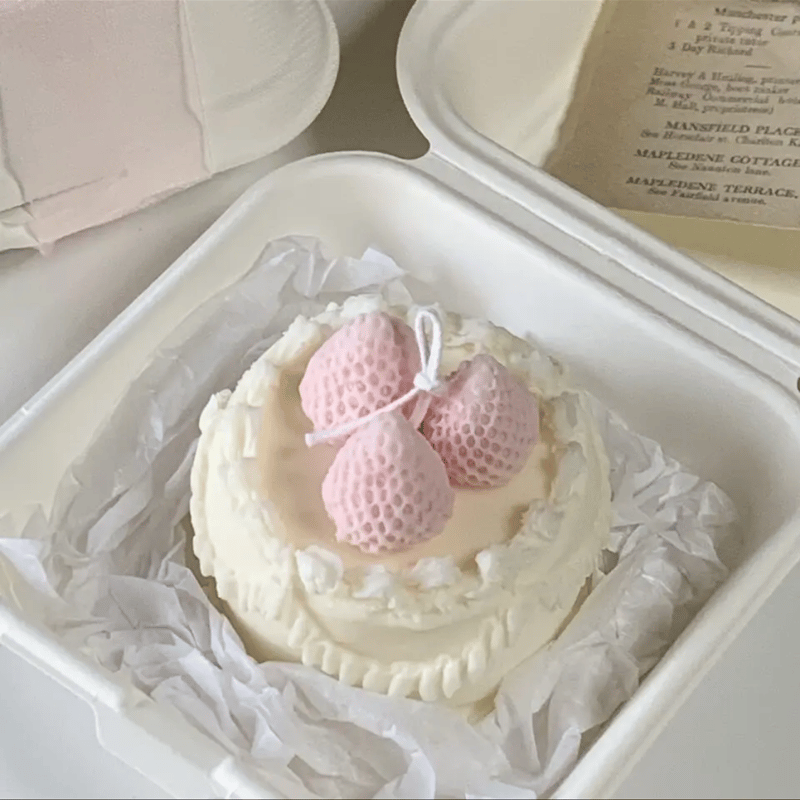 【海外限定】Glossier キャンドル　バースデーケーキ グロッシアー 海外限定】Glossier キャンドル バースデーケーキ グロッシアー