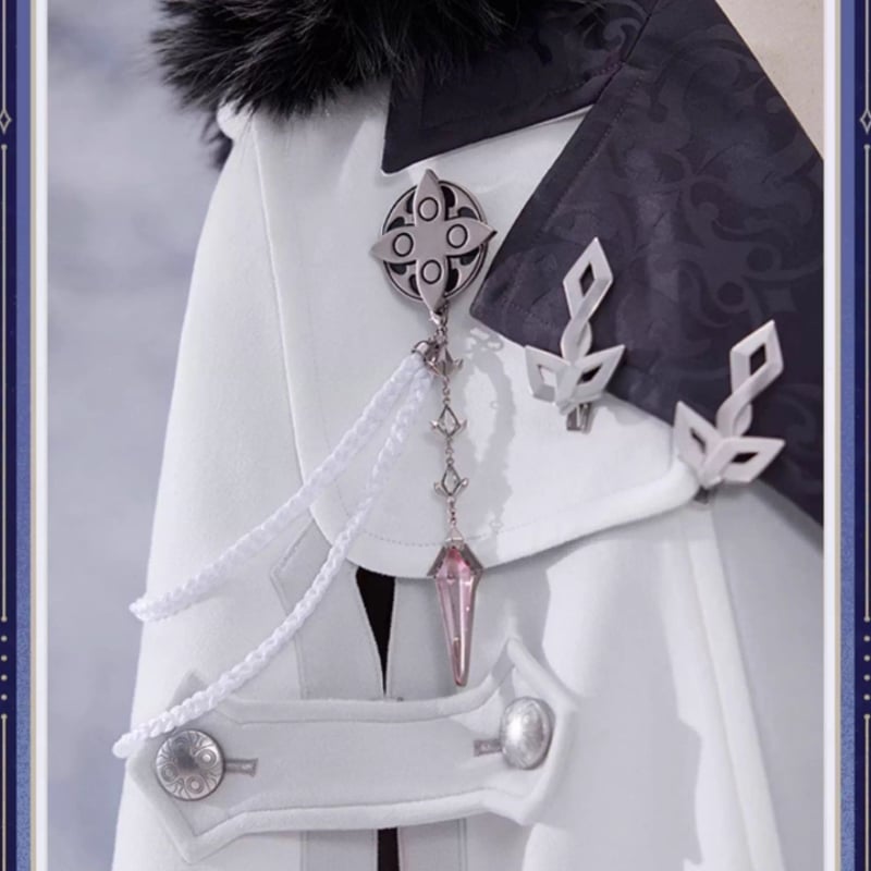 【25日まで】原神　霜痕与权焰　執行官ロングコート＋胸針セット　公式正規品 原神】 霜痕与权焰 胸針 公式正規品 - メルカリ