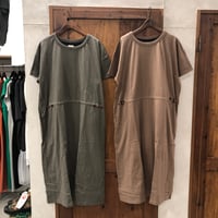 【130】シェイプドウエストドレス