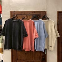 【139】バックロゴ刺繍スリーブデザインTee