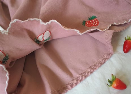いちご刺繍ワンピース🍓各種70〜100