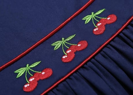 さくらんぼ刺繍ワンピース🍒90〜150