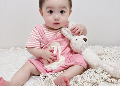 うさちゃんダルマオール風ロンパース🐰🩷66〜90