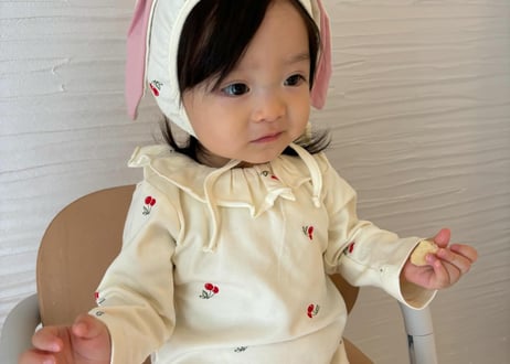 ラビットチェリーロンパース🐰🍒59〜90帽子付き
