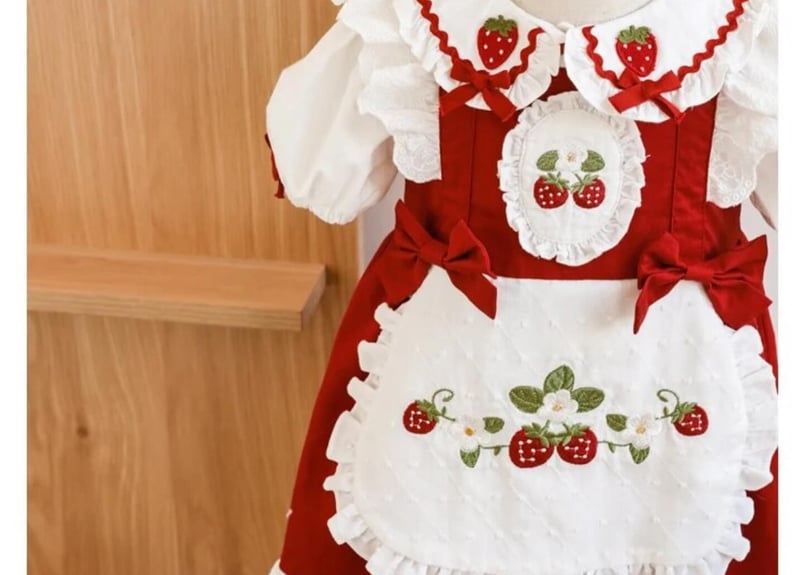 いちご刺繍エプロンドレス🍓80〜140 | Prince