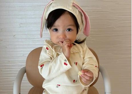 ラビットチェリーロンパース🐰🍒59〜90帽子付き