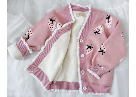 もこもこフリルいちごカーディガン🍓80〜140