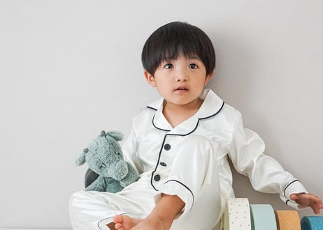 サテンキッズパジャマ80〜90