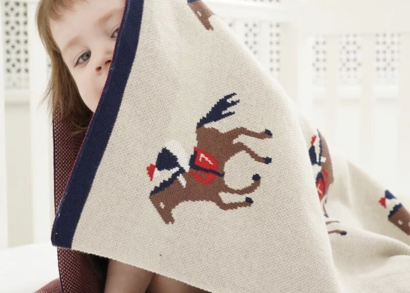 美品　familiar 赤いウサギとクマの刺繍 美品 familiar 赤いウサギとクマの刺繍 ベビー・キッズ