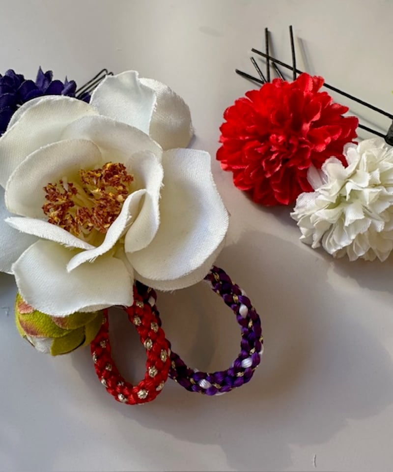 アートフラワー髪飾り 4点セット【白椿 マム】 | Flower shop grace.