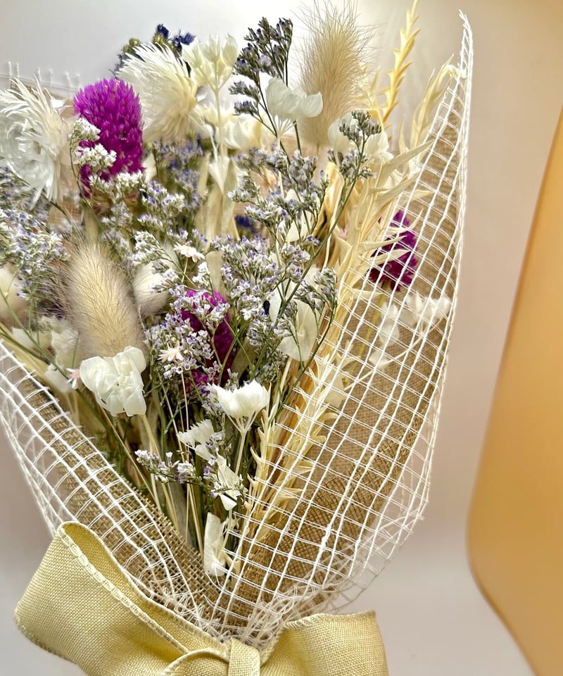 ドライフラワー スワッグ ホワイト千日紅 | Flower shop grace.