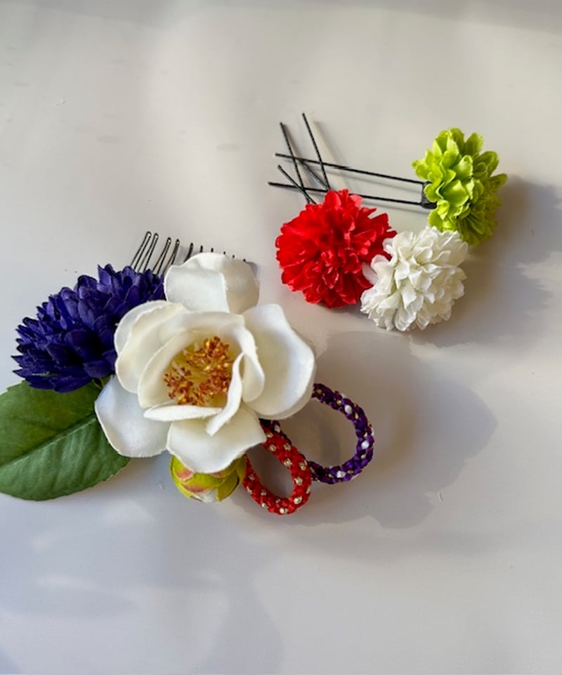 フラワーアート作品 2点セット アートフラワー髪飾り 4点セット【白椿 マム】 | Flower shop grace.