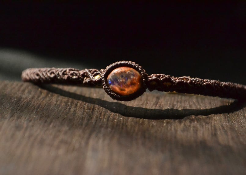 カンテラオパール・マクラメ真鍮バングル | Macrame Wala