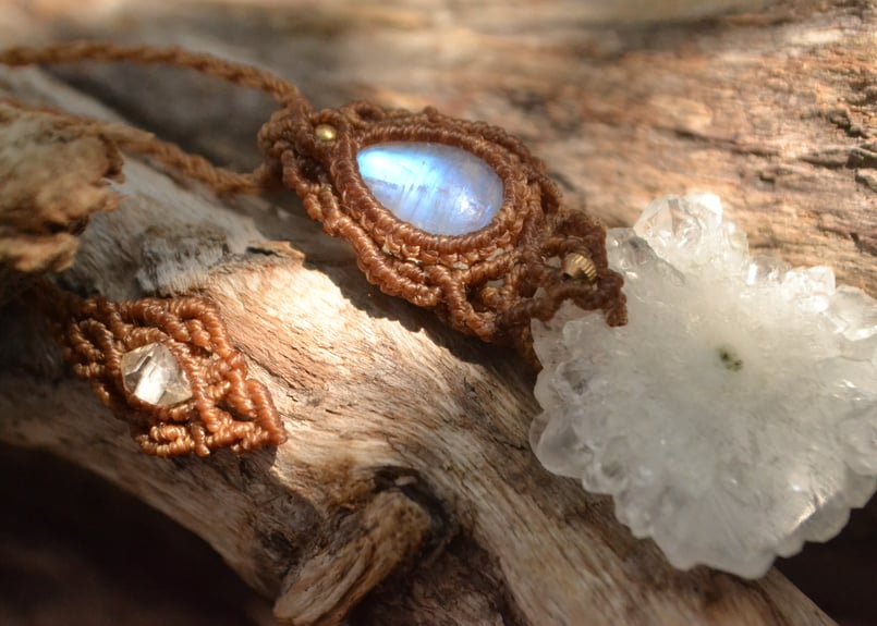 ソーラークォーツ&ブルームーンストーン・ネックレス | Macrame Wala