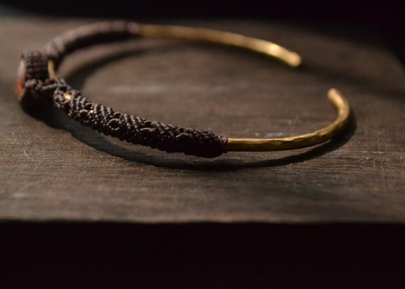 カンテラオパール・マクラメ真鍮バングル | Macrame Wala