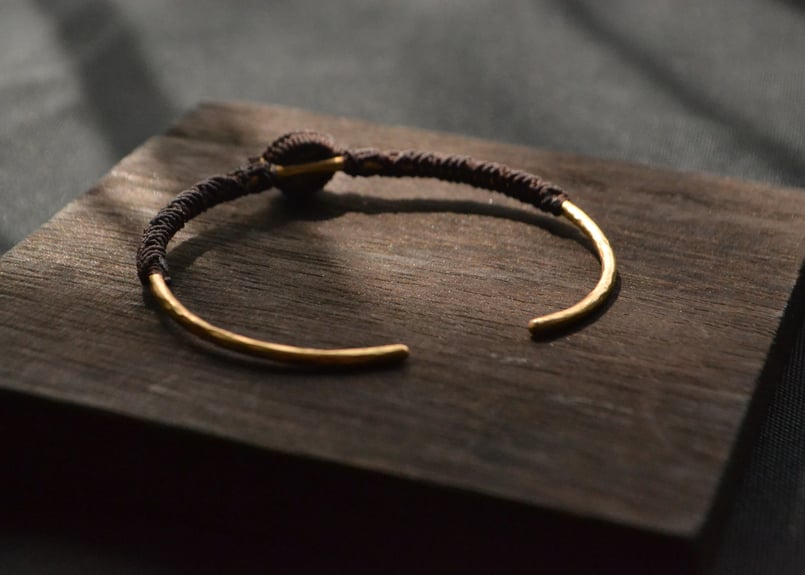 カンテラオパール・マクラメ真鍮バングル | Macrame Wala