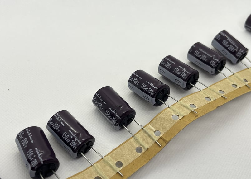 電子部品まとめ売り コンデンサ スイッチ等 105℃品 電解コンデンサ 50V 4.7μF[RoHS] / 1HUTWE4R7M0