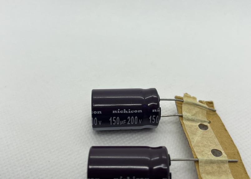 アルミ電解コンデンサ UCS2D151MHD1TN 10個セット 200V150μF ニチコ