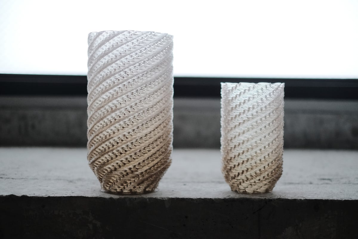 ☆b236、波の花器　個性的なデザインのフラワーベー ス はるな：フラワーベース (S) | 花器 | Sghr