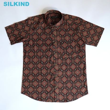 ショートスリーブシャツ　ブロックプリント　Medium/Large　ブラック×紋章
