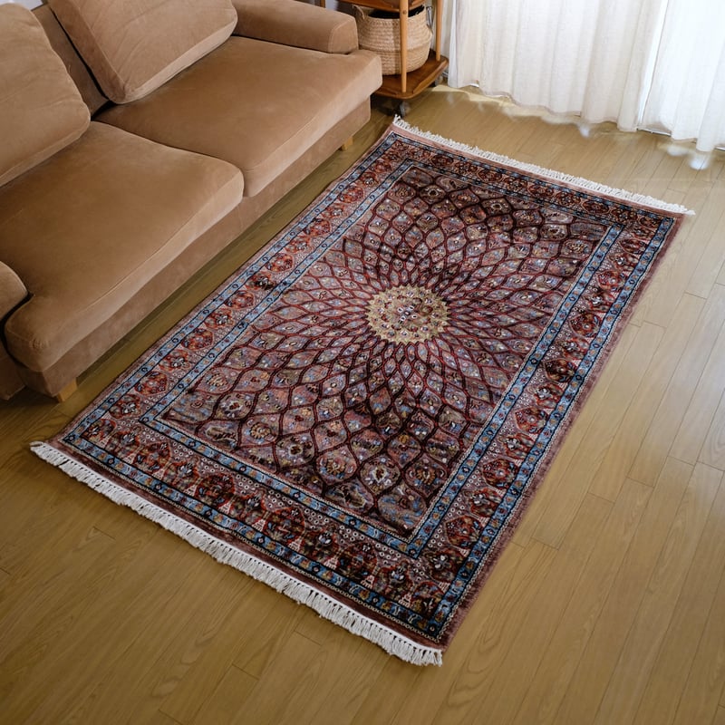インド 手織り絨毯 シルク <約123 x 190 ㎝> 天井文様 インド 手織り絨毯 シルク <約123 x 190 ㎝> 天井文様
