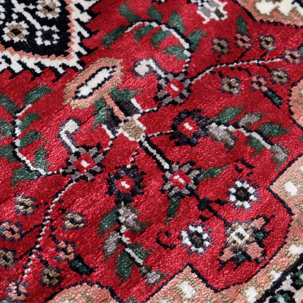 インド 手織り絨毯 シルク ＜約60 x 94 ㎝＞ 赤・メダリオン